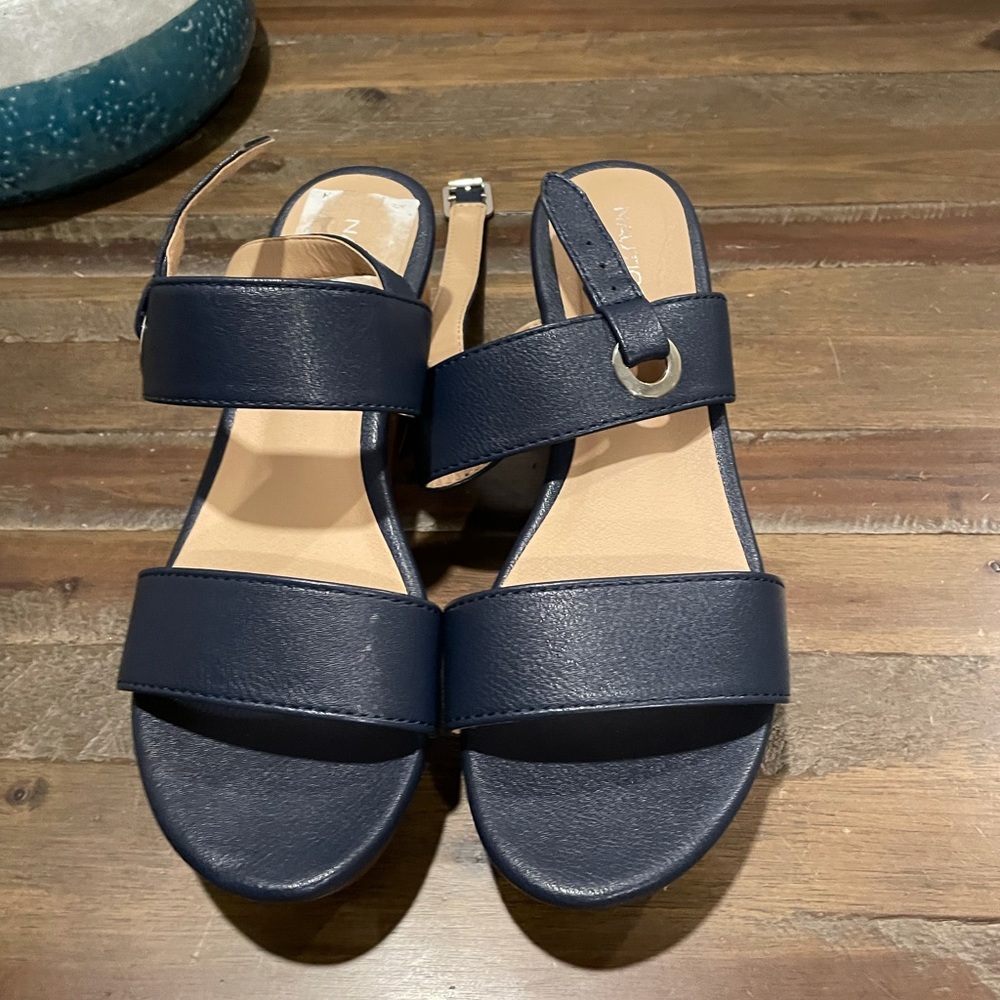 Cute navy platform sandals!